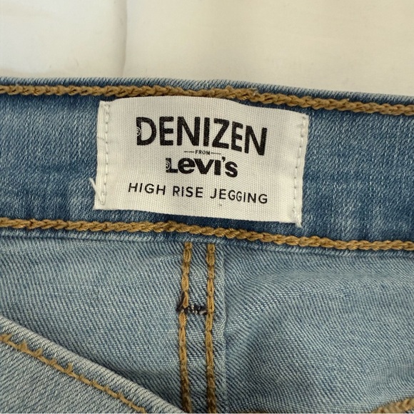 Levi's Denizen Light Blue Distressed Skinny Jegging Jeans - Picture 4 of 8